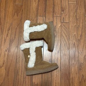 Women’s size 7.5 Fur Lined Boots Suede Like